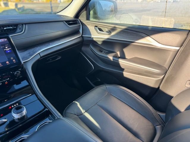 Used 2022 Jeep Grand Cherokee L Limited image 13