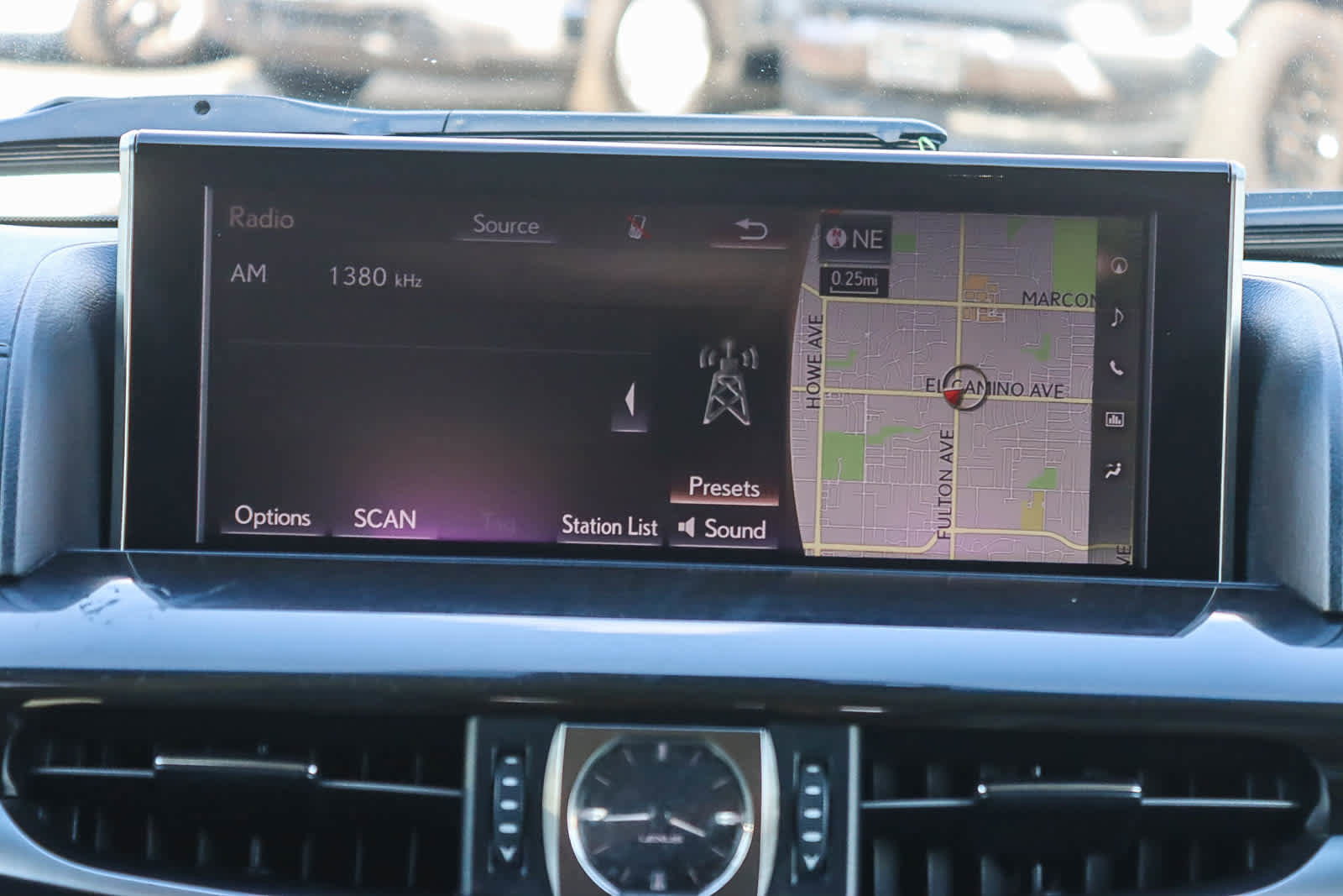 Used 2018 Lexus LX 570 4WD image 12