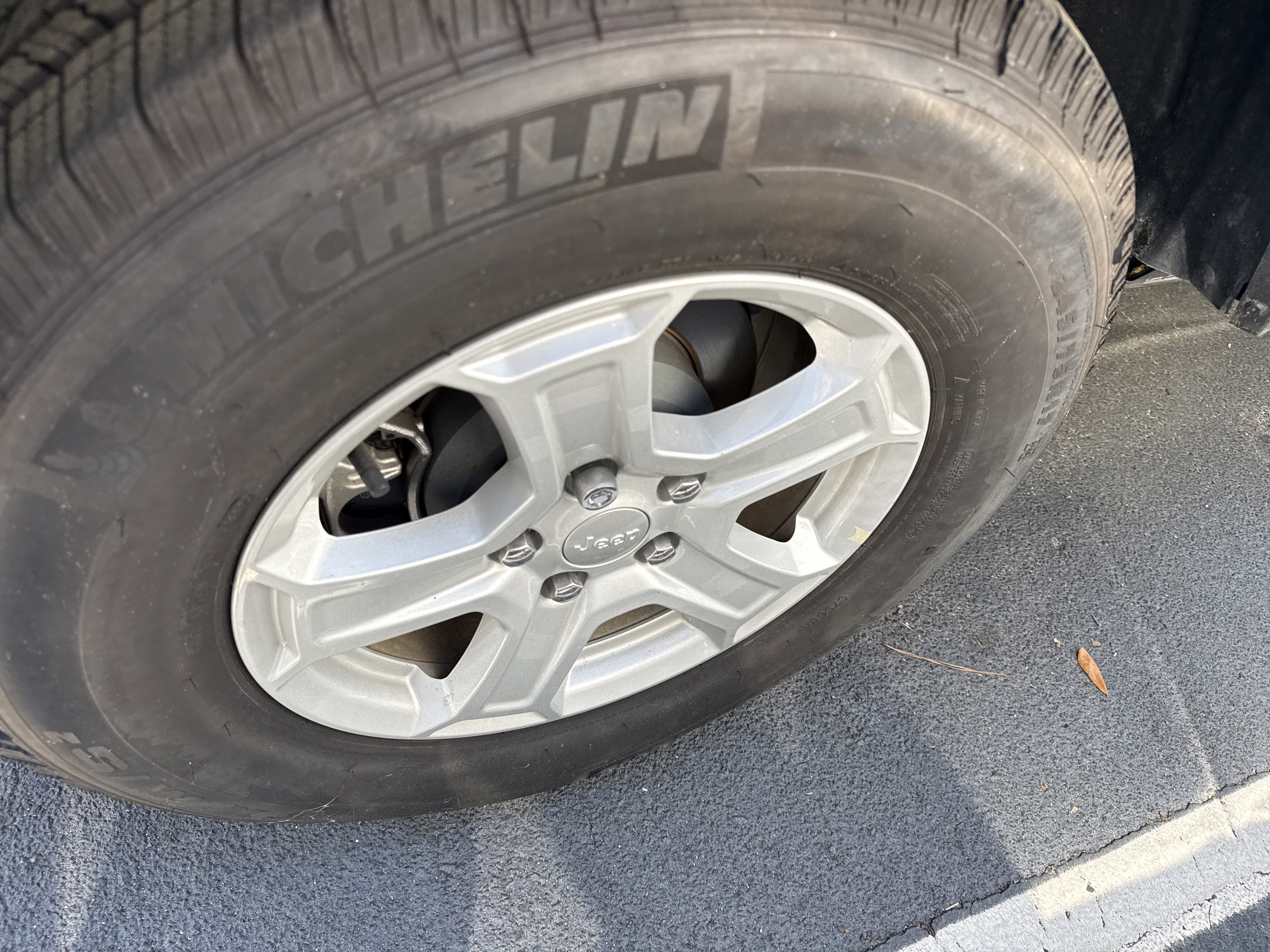 Used 2022 Jeep Wrangler Sport S image 21