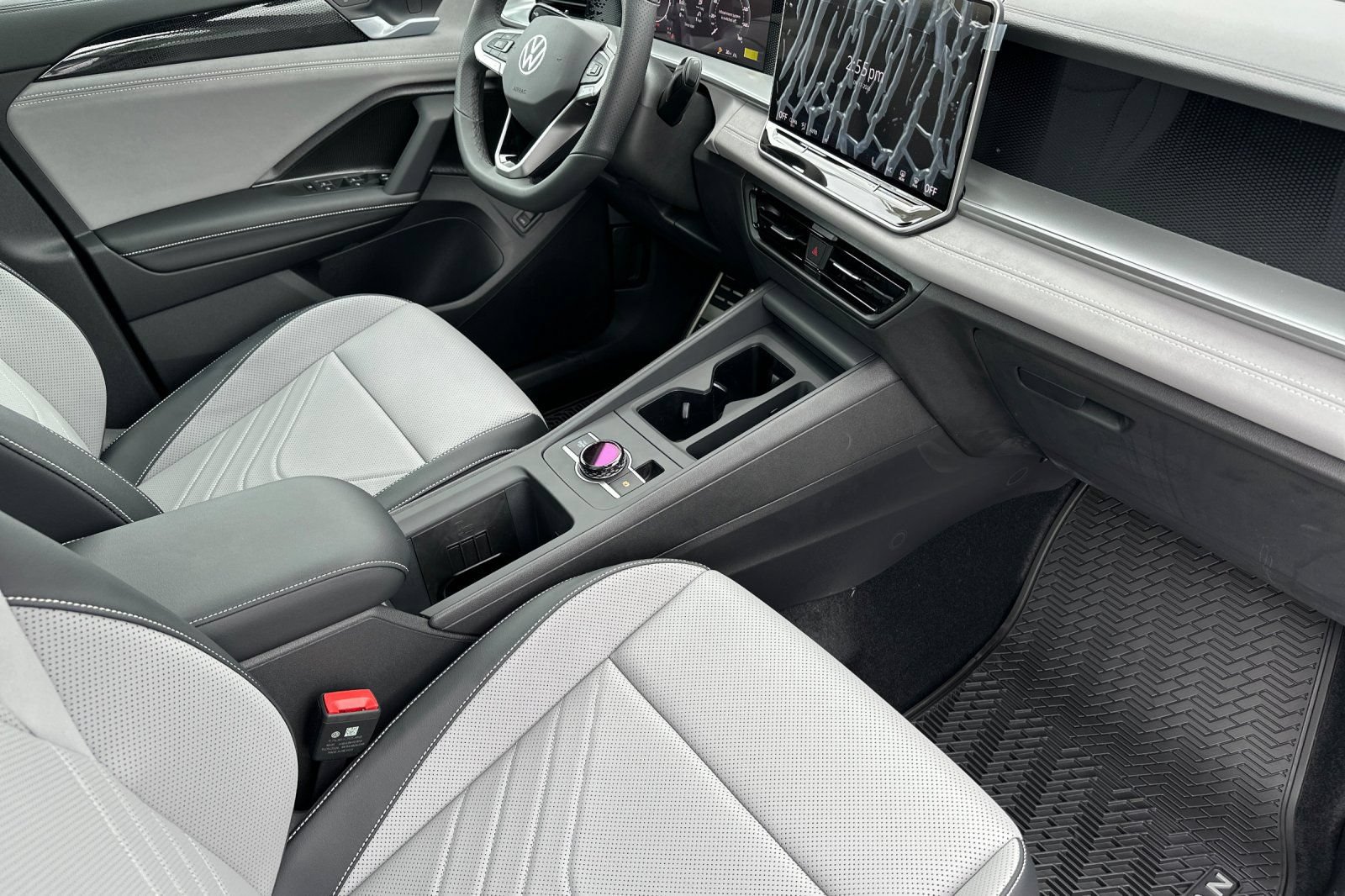New 2026 Volkswagen Tiguan SE R-Line AWD/4WD image 16