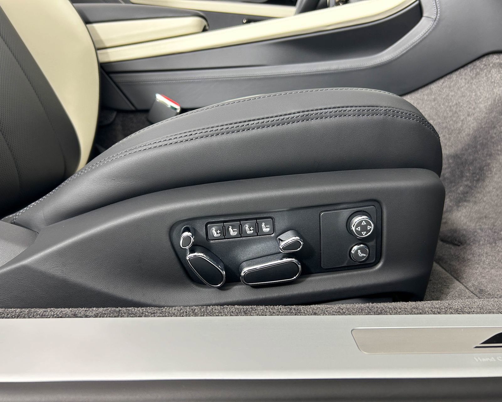 New 2026 Bentley Continental GTC AWD/4WD image 29