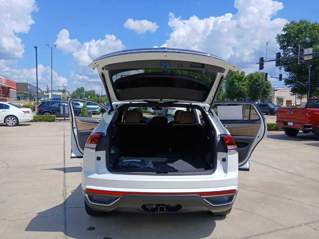 New 2026 Volkswagen Atlas Cross Sport SE FWD image 21