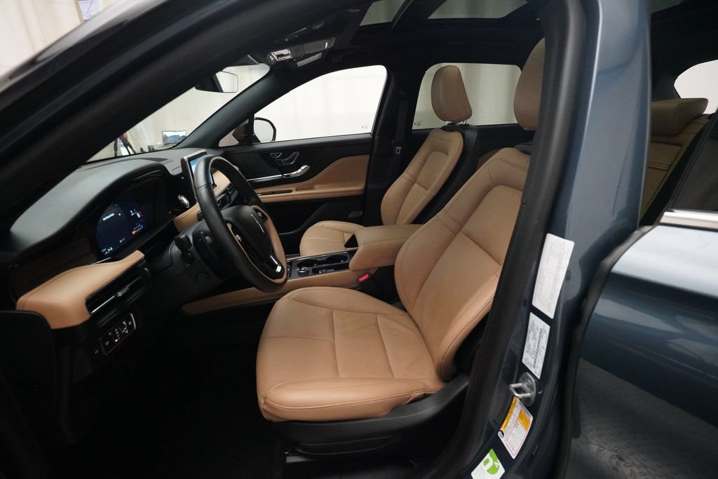 Used 2022 Lincoln Corsair Reserve w/ Equipment Group 201A AWD/4WD image 7