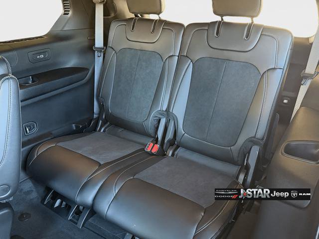 New 2025 Jeep Grand Cherokee L Laredo image 16