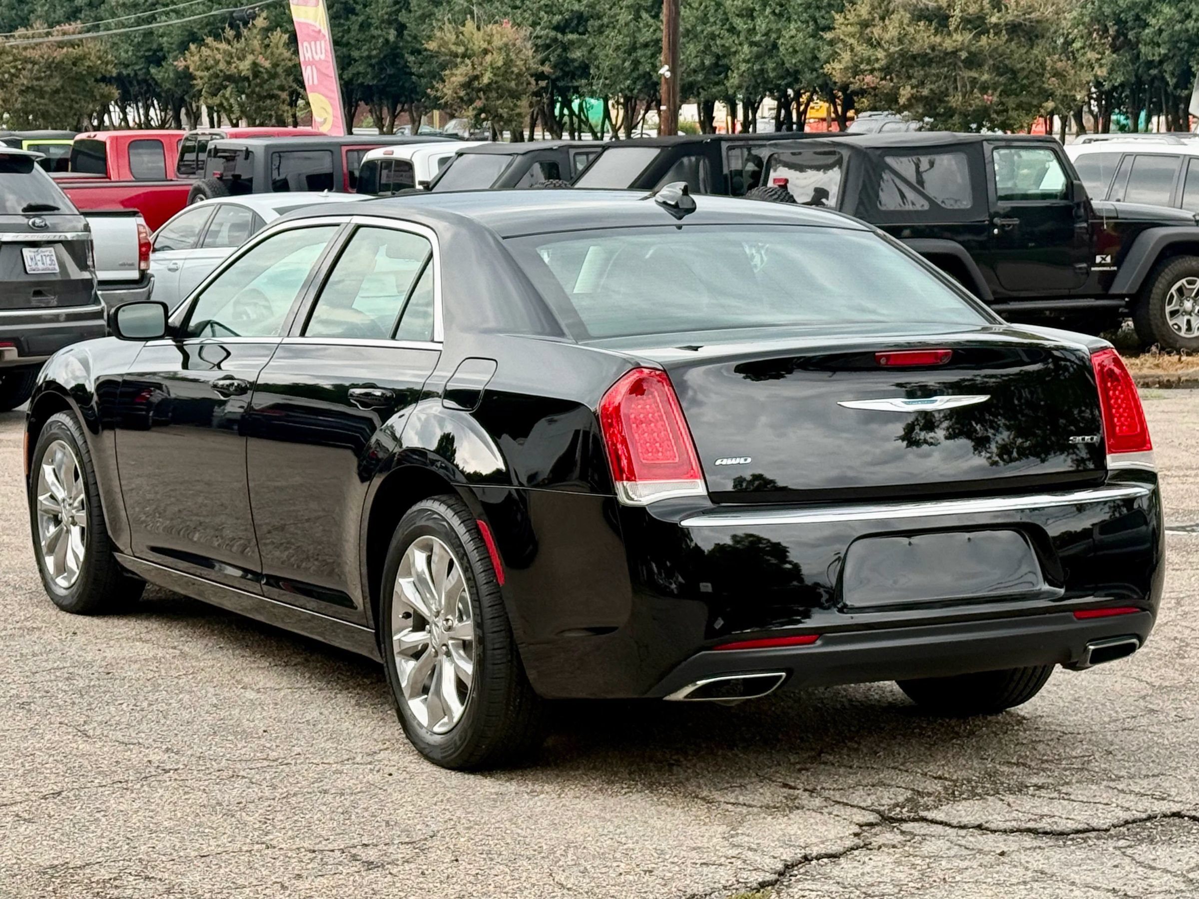 Used 2017 Chrysler 300 Limited w/ Driver Convenience Group AWD/4WD image 7