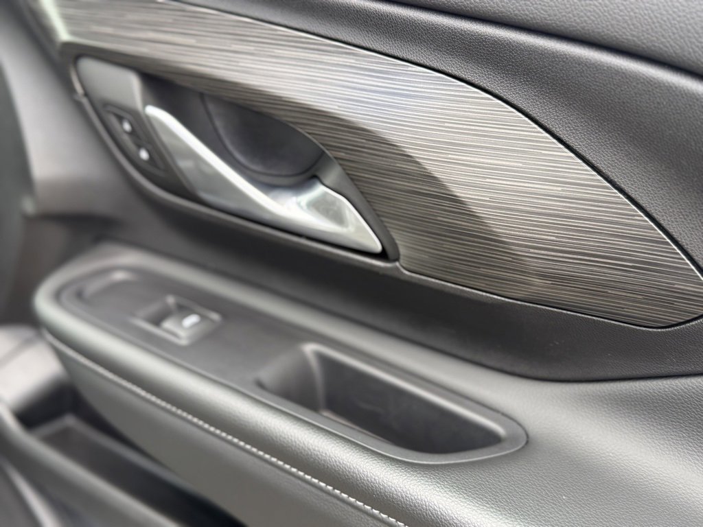 Used 2024 GMC Terrain SLE image 22