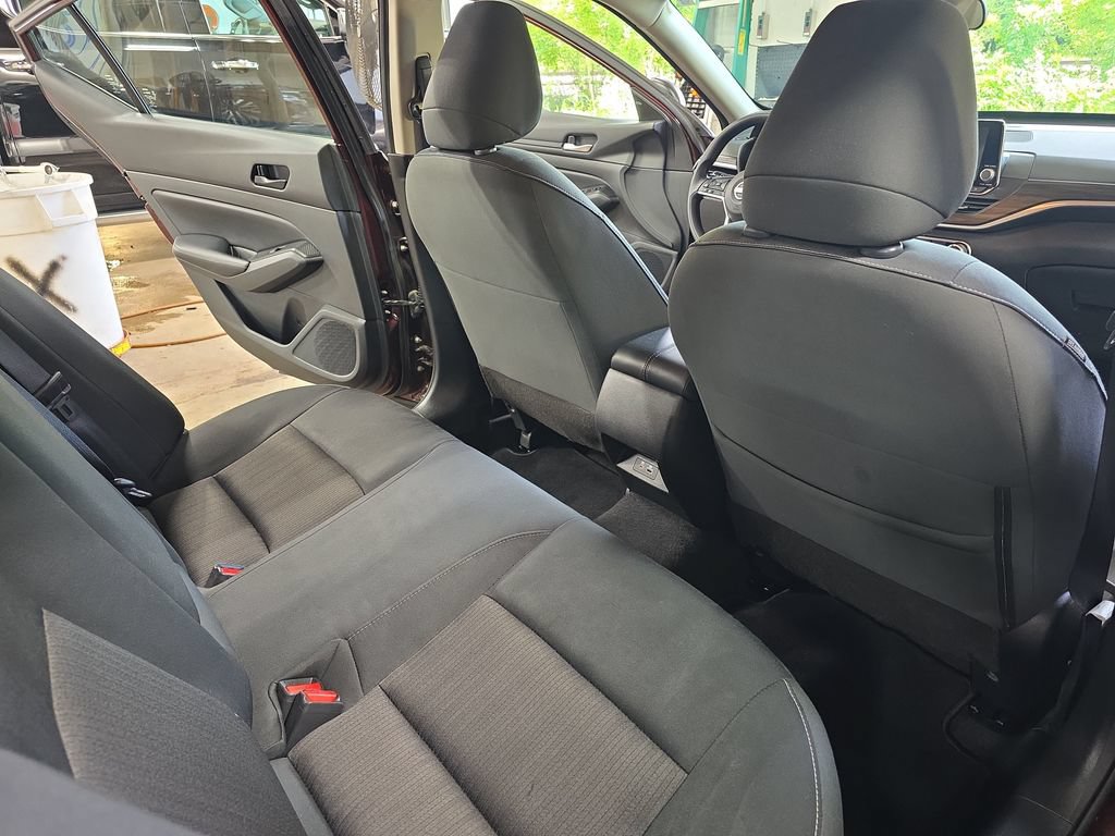 Used 2024 Nissan Altima 2.5 SV FWD image 11