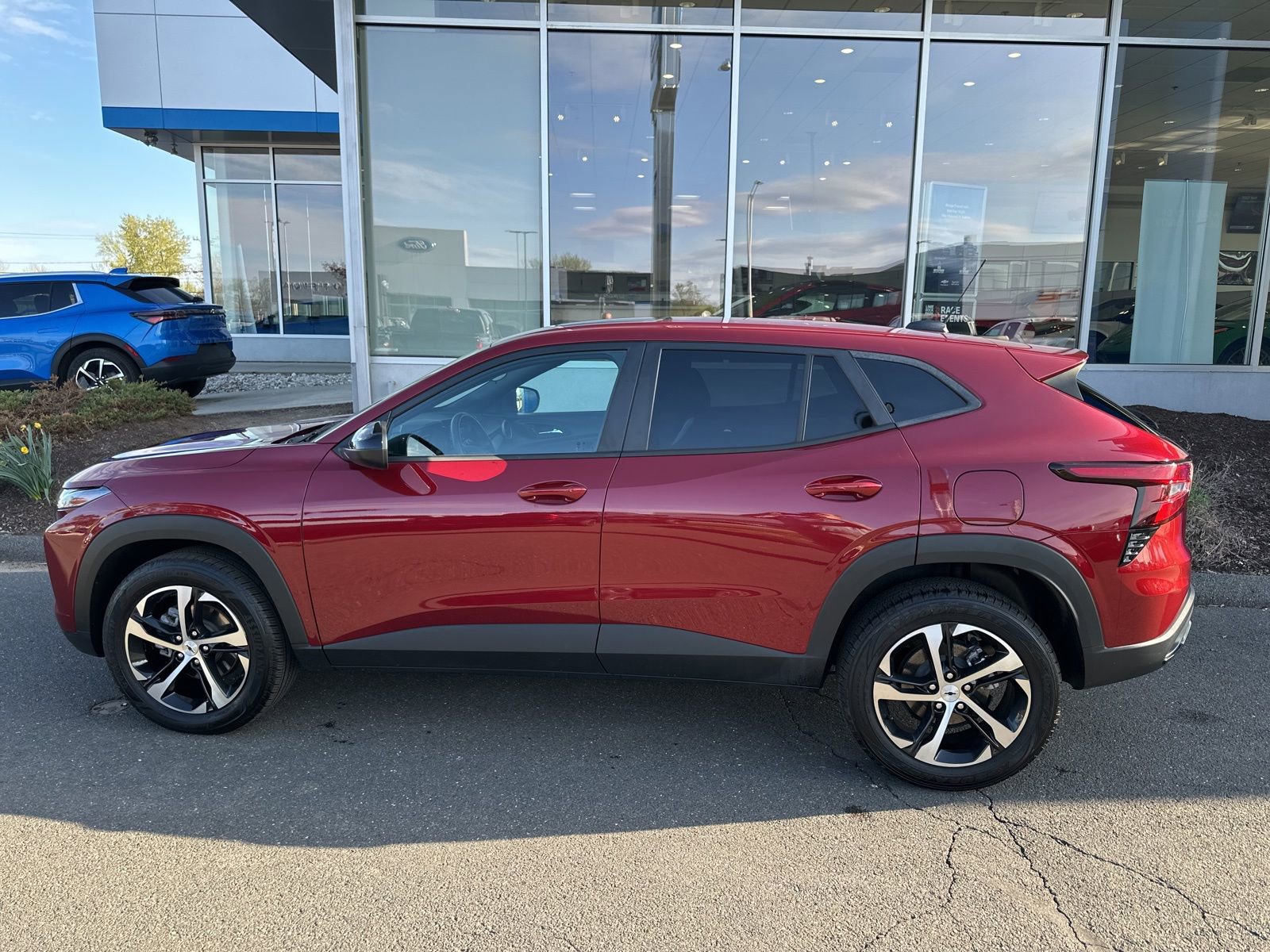 Used 2025 Chevrolet Trax RS w/ Sunroof Package image 8