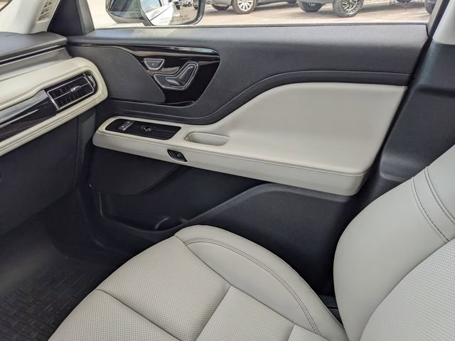 Used 2025 Lincoln Aviator AWD image 19