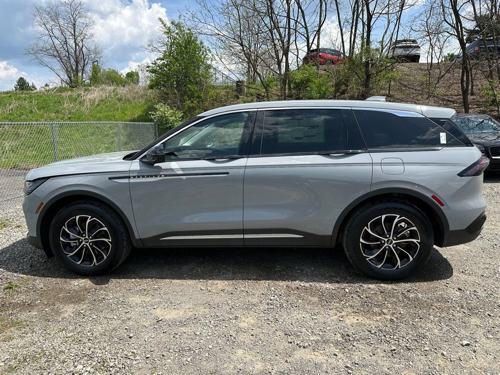 New 2026 Lincoln Nautilus Premier AWD/4WD image 2