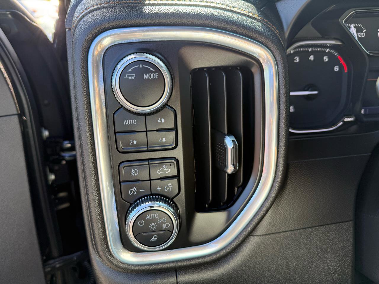 Used 2022 GMC Sierra 2500 AT4 AWD/4WD image 40