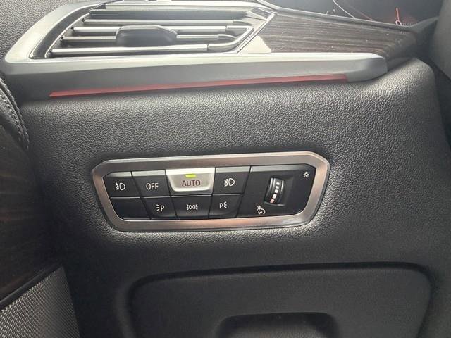 Used 2019 BMW X7 xDrive50i w/ M Sport Package image 16
