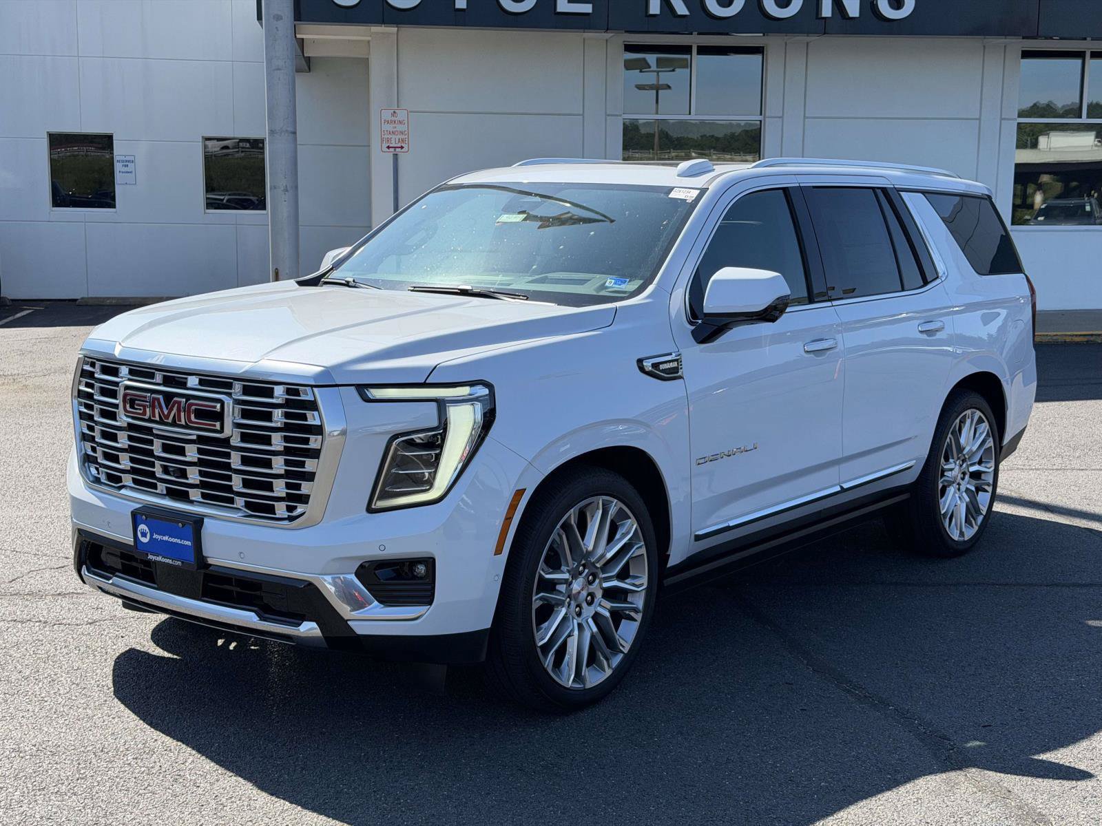 New 2026 GMC Yukon Denali w/ Denali Reserve Package AWD/4WD image 4
