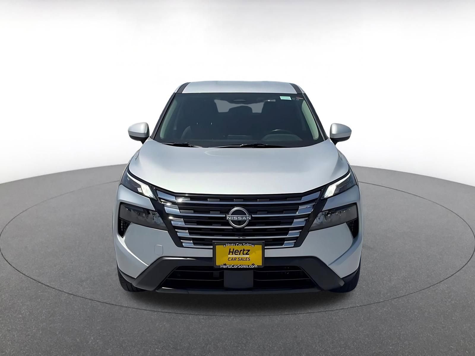 Used 2025 Nissan Rogue SV FWD image 4