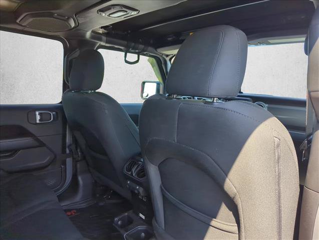 Used 2019 Jeep Wrangler Unlimited Sahara AWD/4WD image 28