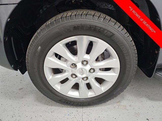 Used 2017 Toyota Sequoia Platinum AWD/4WD image 9