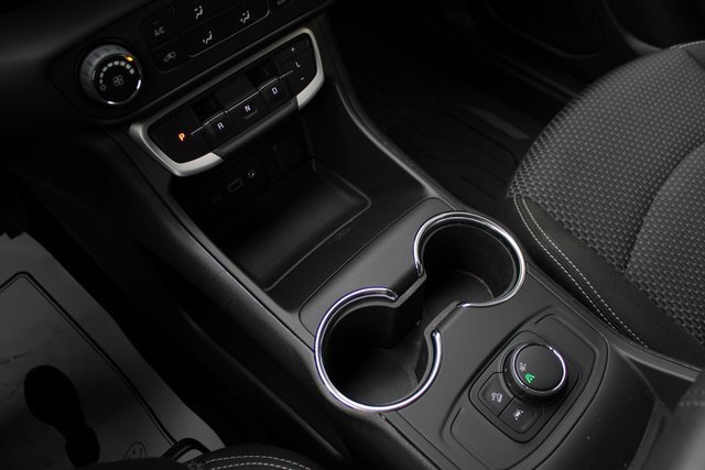 Used 2023 GMC Terrain SLE image 24