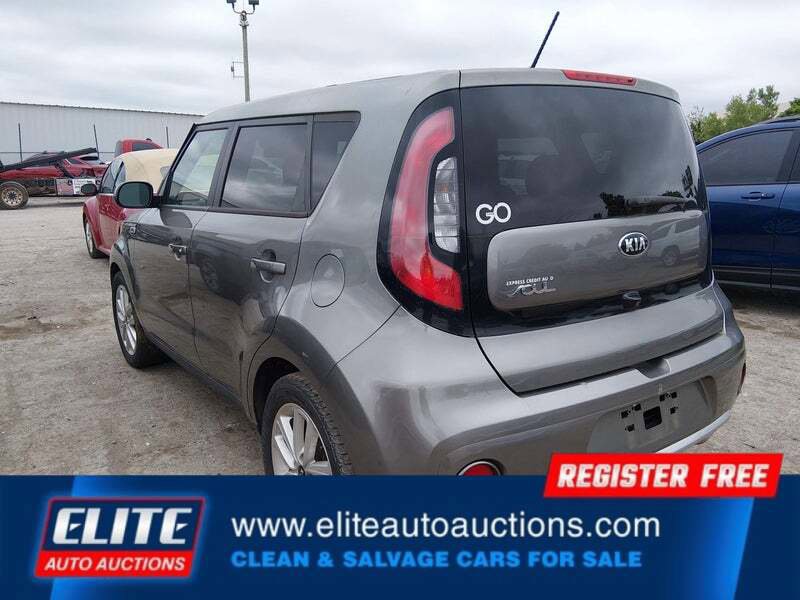 Used 2017 Kia Soul + FWD image 5