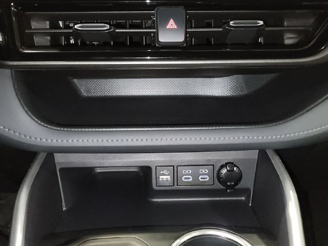 Used 2023 Toyota Highlander L FWD image 31