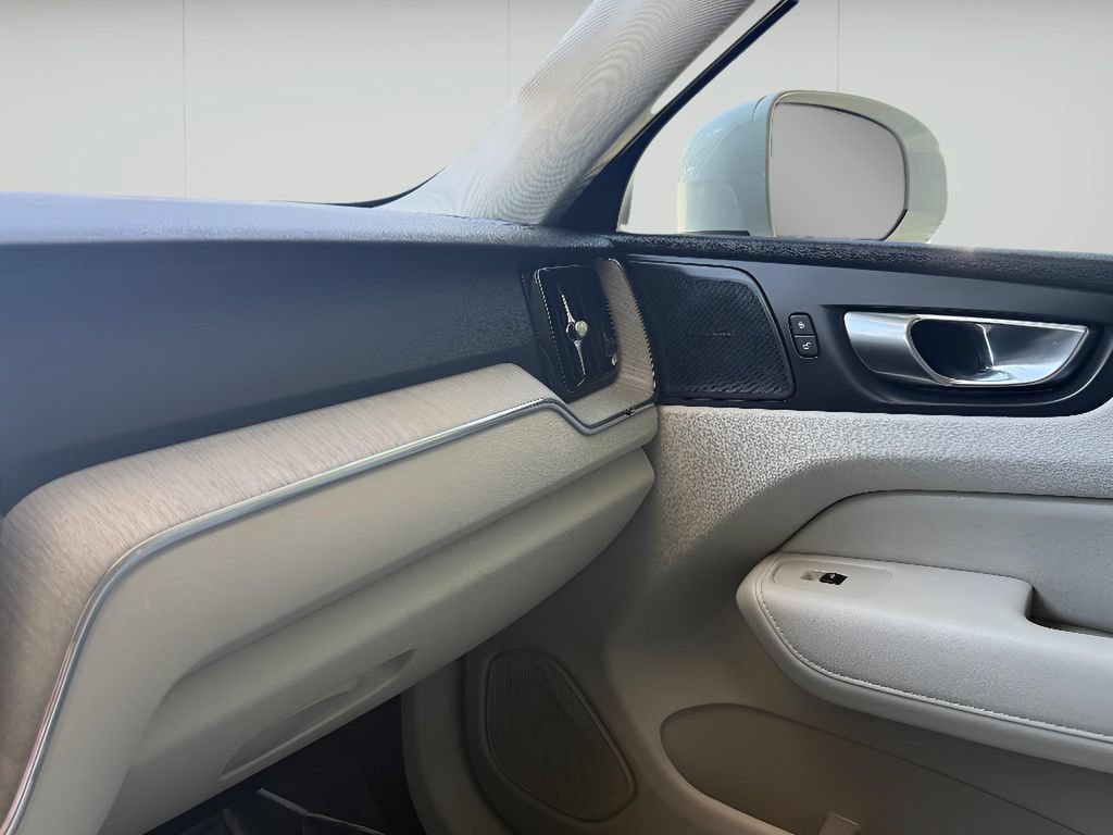 Used 2023 Volvo XC60 B5 Plus w/ Protection Package AWD/4WD image 25