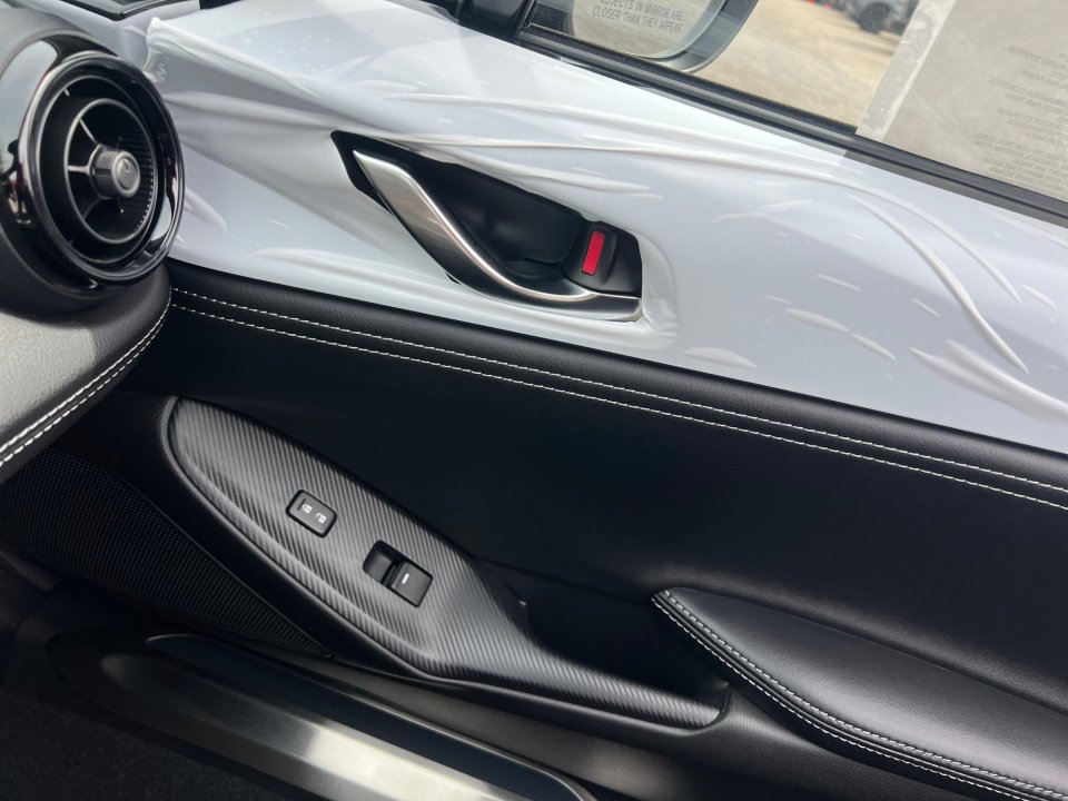 New 2026 MAZDA MX-5 Miata Club w/ Interior Package RWD image 32