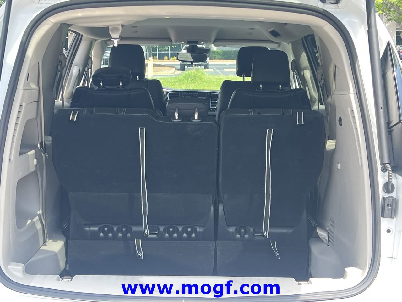 Used 2024 Chrysler Pacifica Touring-L FWD image 26