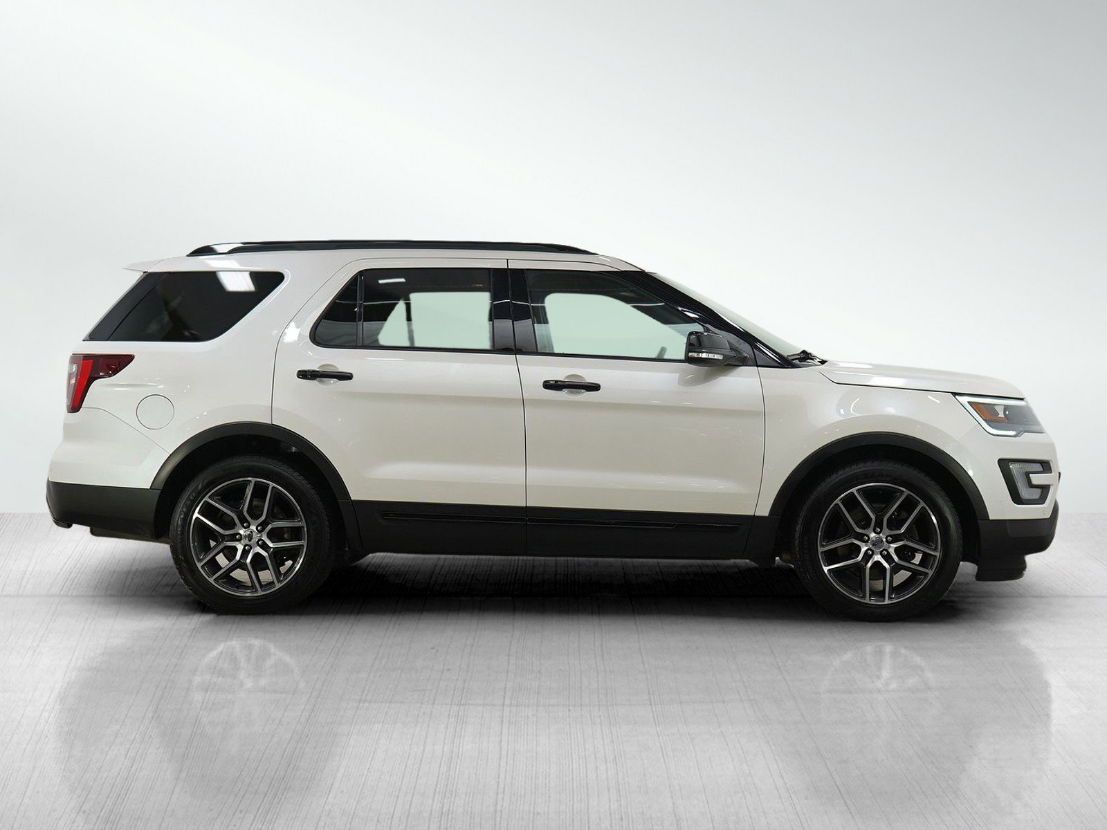 Used 2016 Ford Explorer Sport w/ Equipment Group 401A AWD/4WD image 6