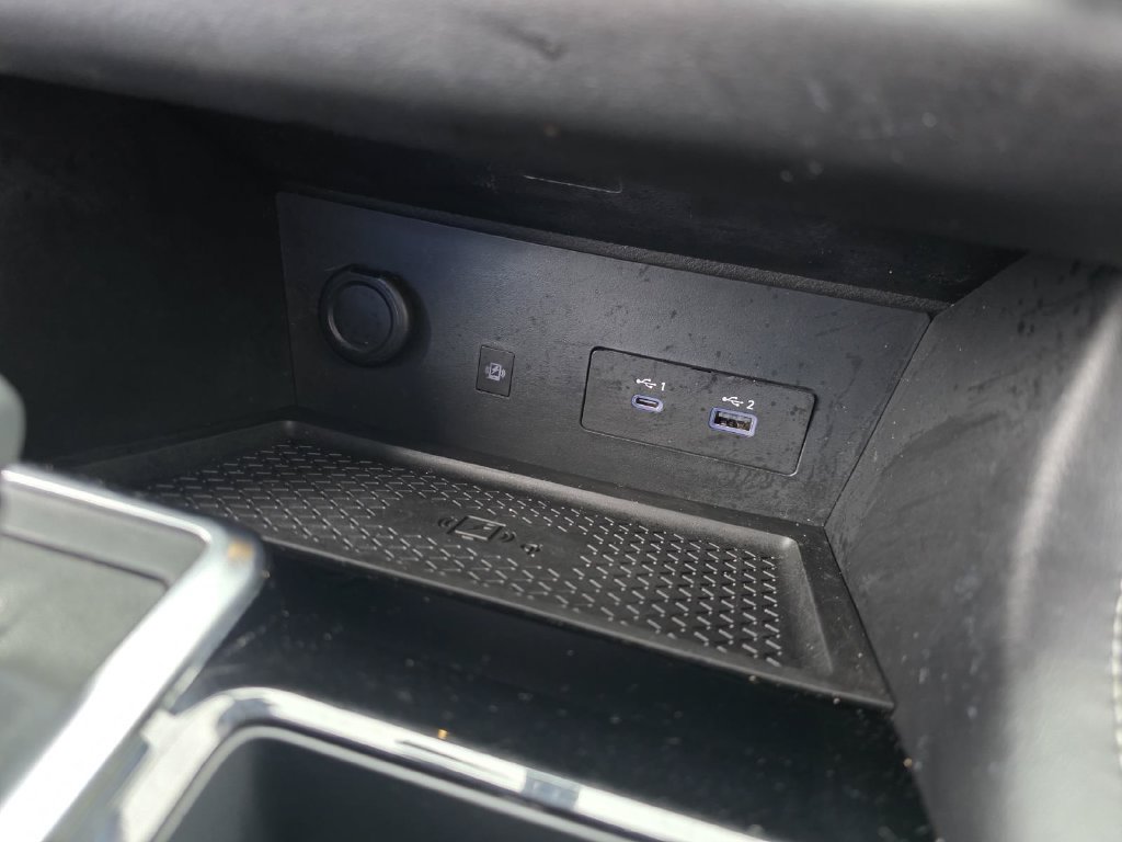 Used 2022 Nissan Pathfinder Platinum w/ Cargo Package FWD image 22