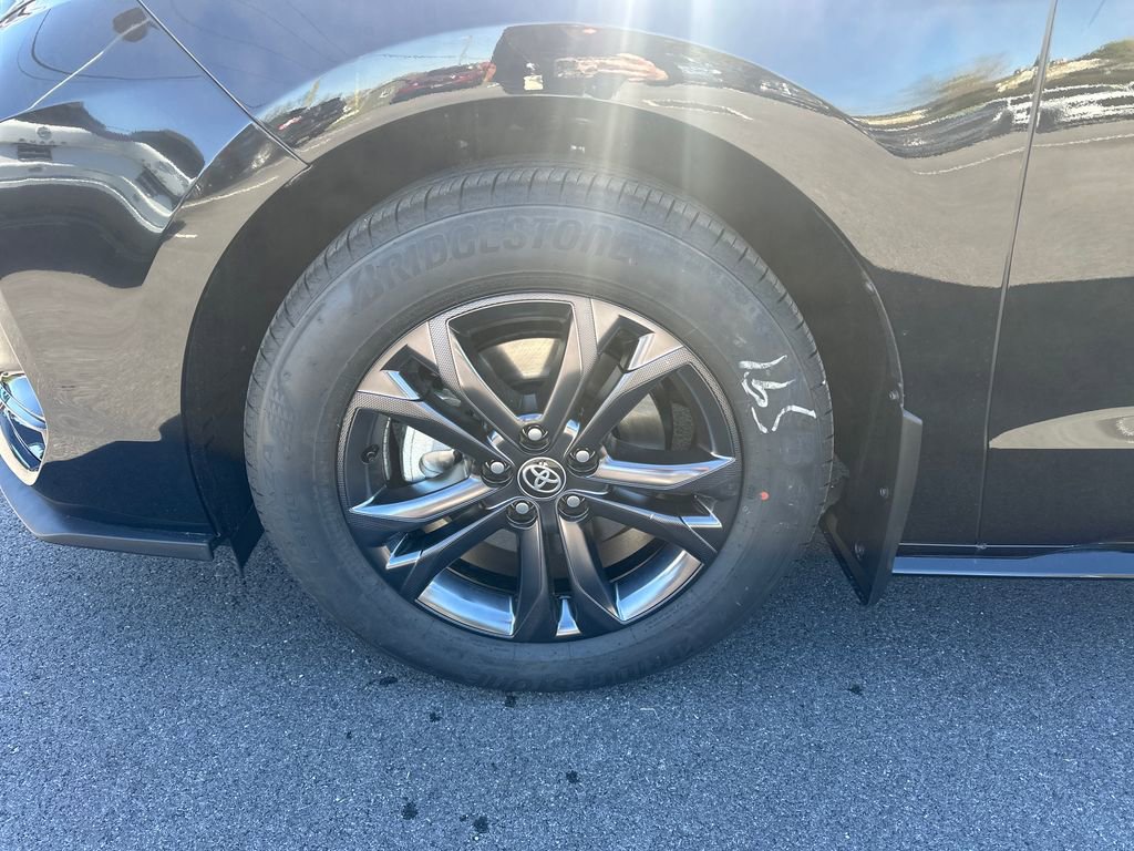 Used 2026 Toyota Sienna XSE AWD/4WD image 12