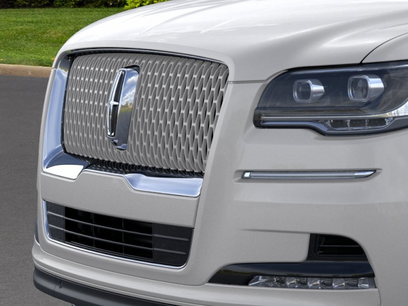 New 2024 Lincoln Navigator L Reserve AWD/4WD image 17