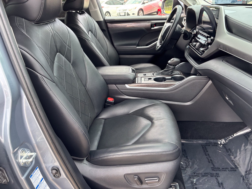 Certified 2021 Toyota Highlander Platinum AWD/4WD image 45