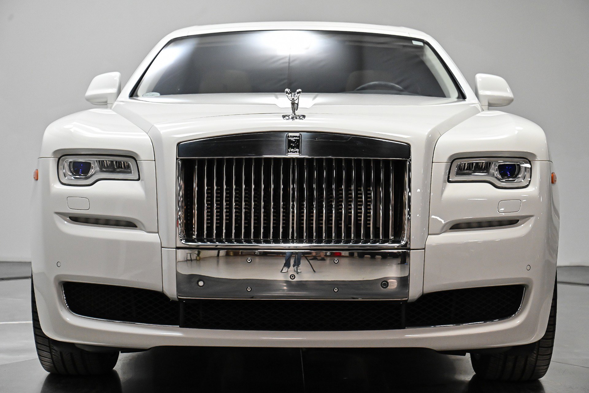 Used 2017 Rolls-Royce Ghost image 16