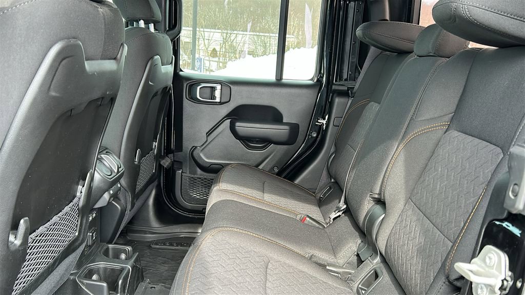 Used 2024 Jeep Gladiator Mojave w/ Technology Group image 23