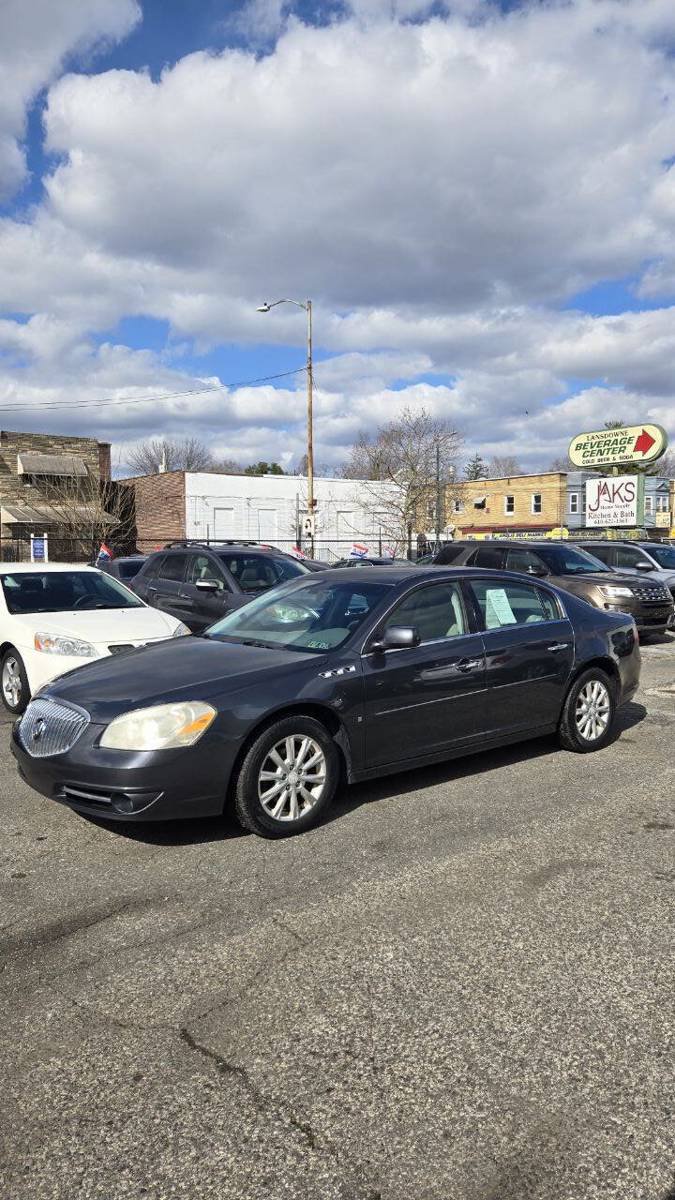 Used 2010 Buick Lucerne CXL FWD image 2