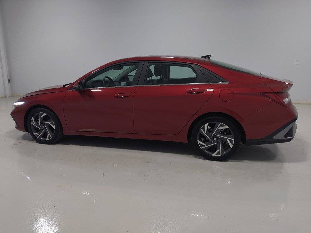 Used 2024 Hyundai Elantra Limited FWD image 3