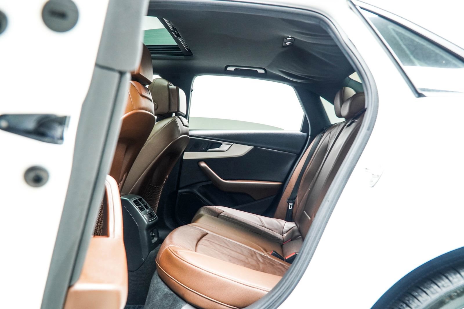 Used 2017 Audi A4 2.0T Ultra Premium w/ Convenience Package FWD image 33