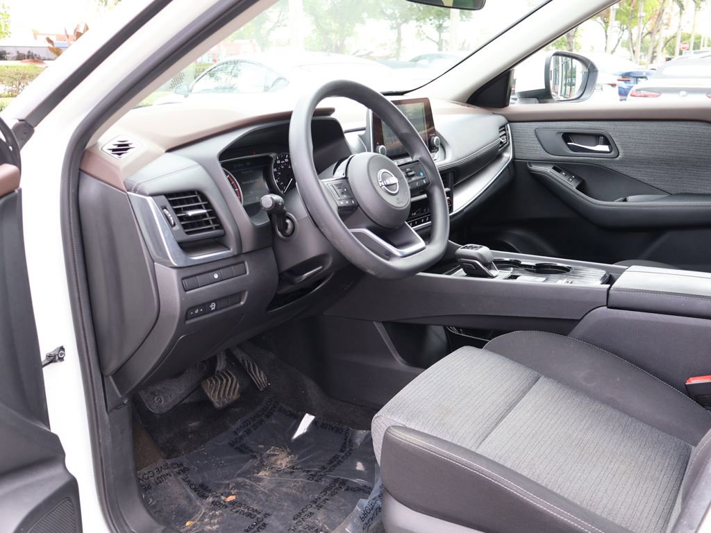 Used 2023 Nissan Rogue SV FWD image 23