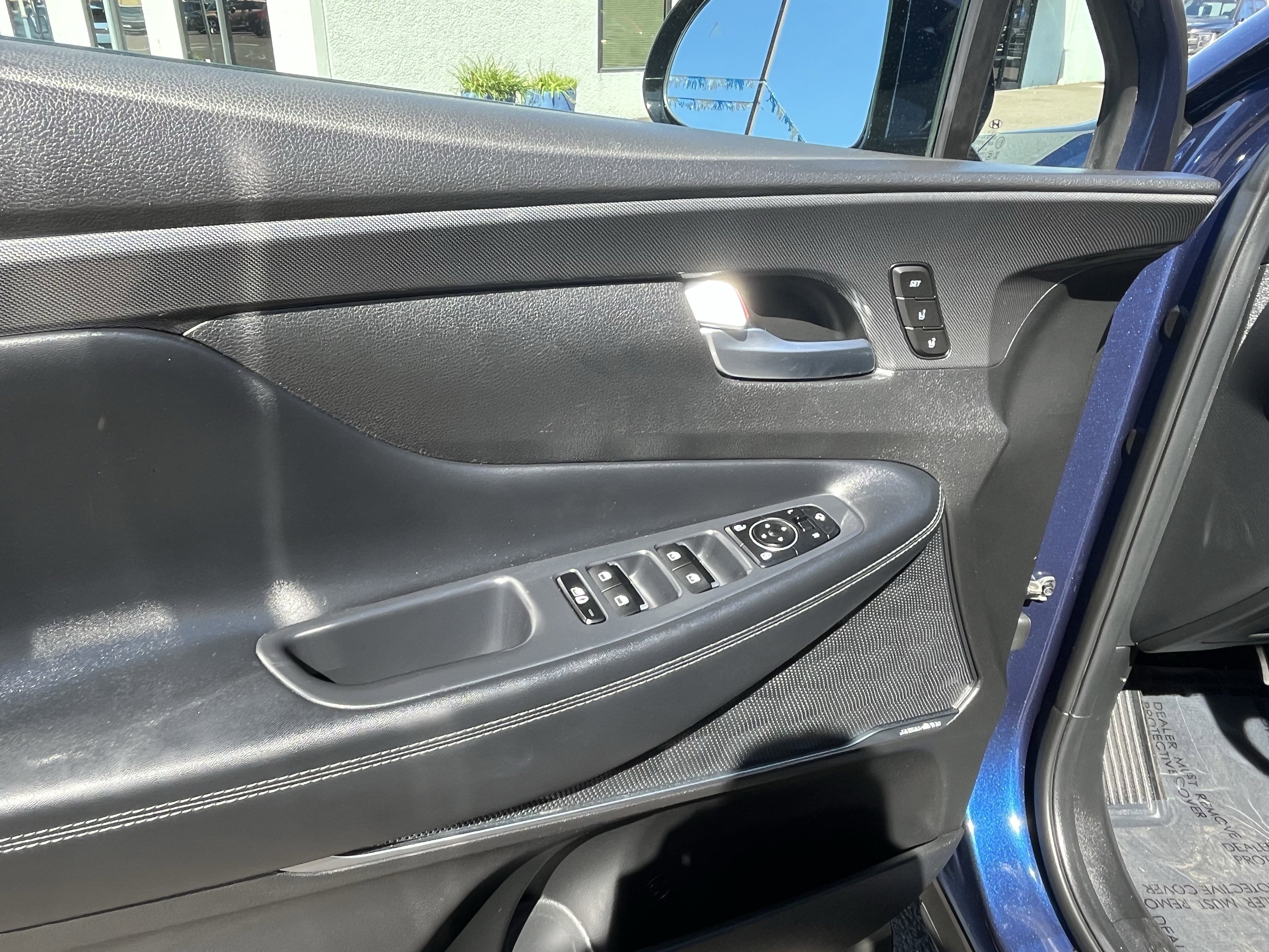 Certified 2023 Hyundai Santa Fe Limited image 17