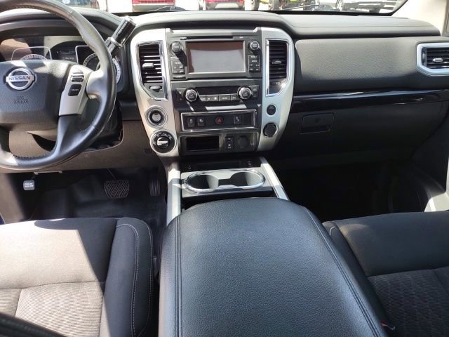 Used 2017 Nissan Titan SV image 15