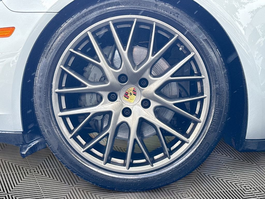 Used 2018 Porsche Panamera 4S image 34