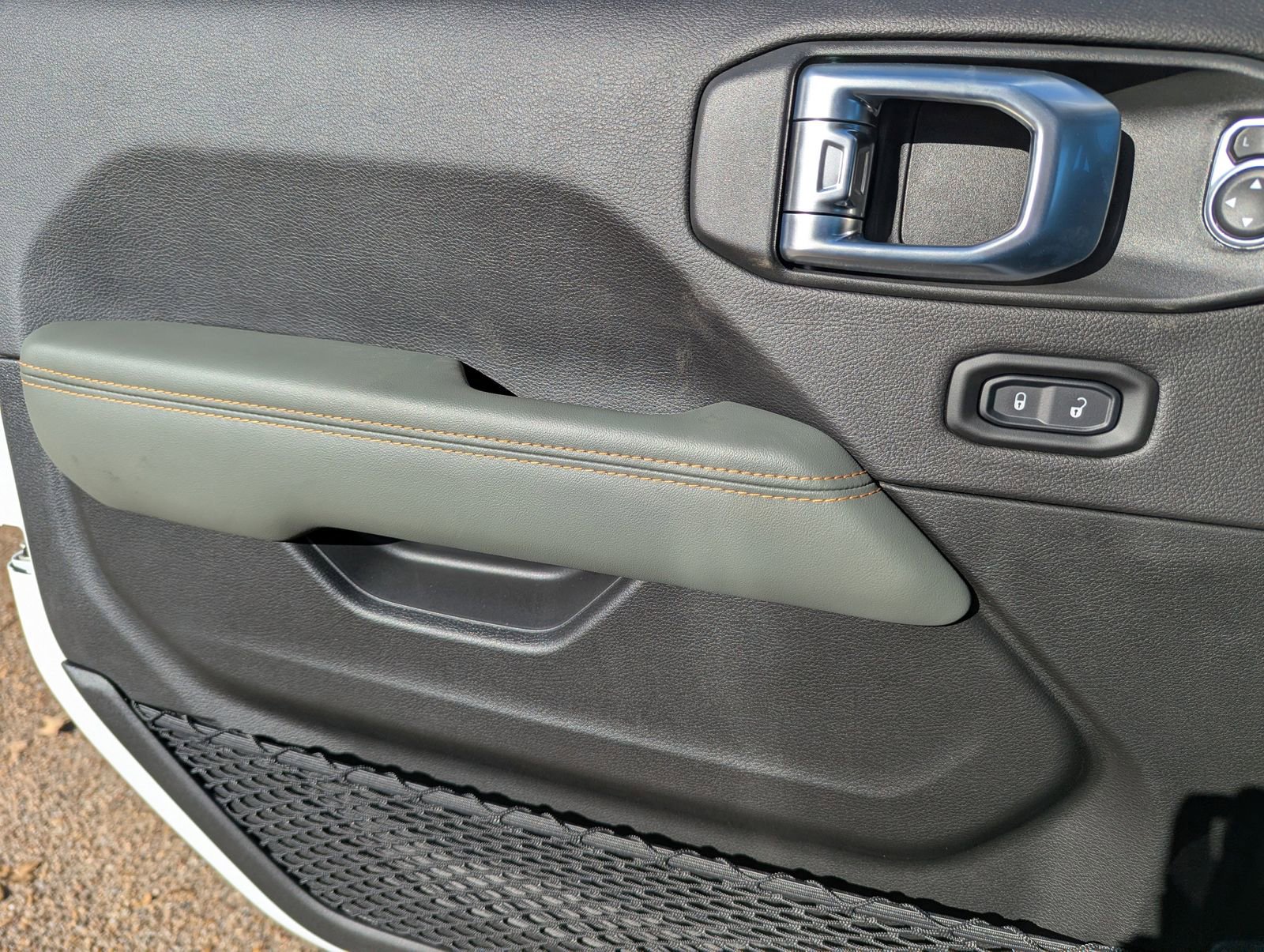 New 2026 Jeep Gladiator Mojave image 12