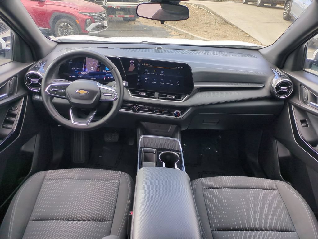 Used 2025 Chevrolet Equinox LT AWD/4WD image 24
