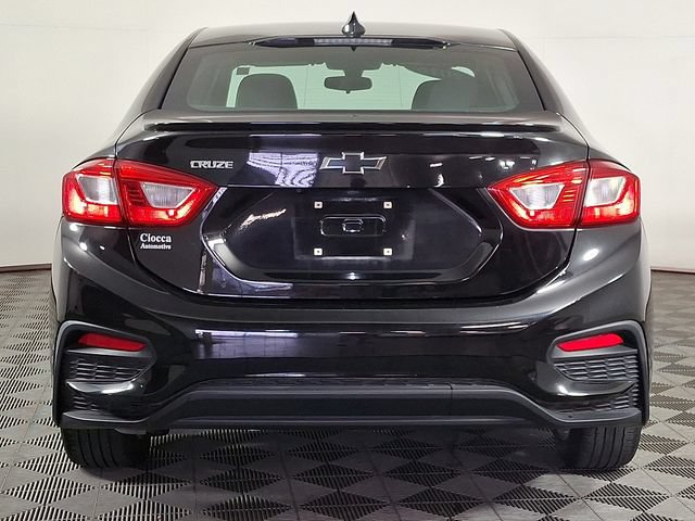 Used 2018 Chevrolet Cruze LT w/ Convenience Package FWD image 8