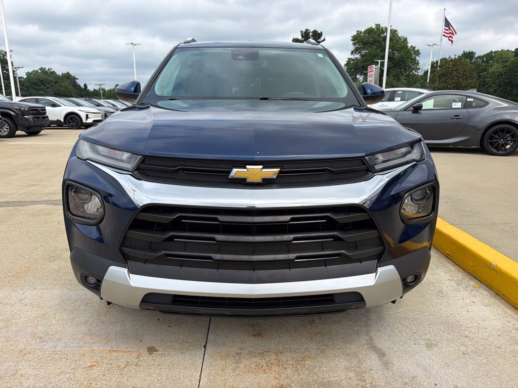 Used 2022 Chevrolet TrailBlazer LT w/ Convenience Package AWD/4WD image 2