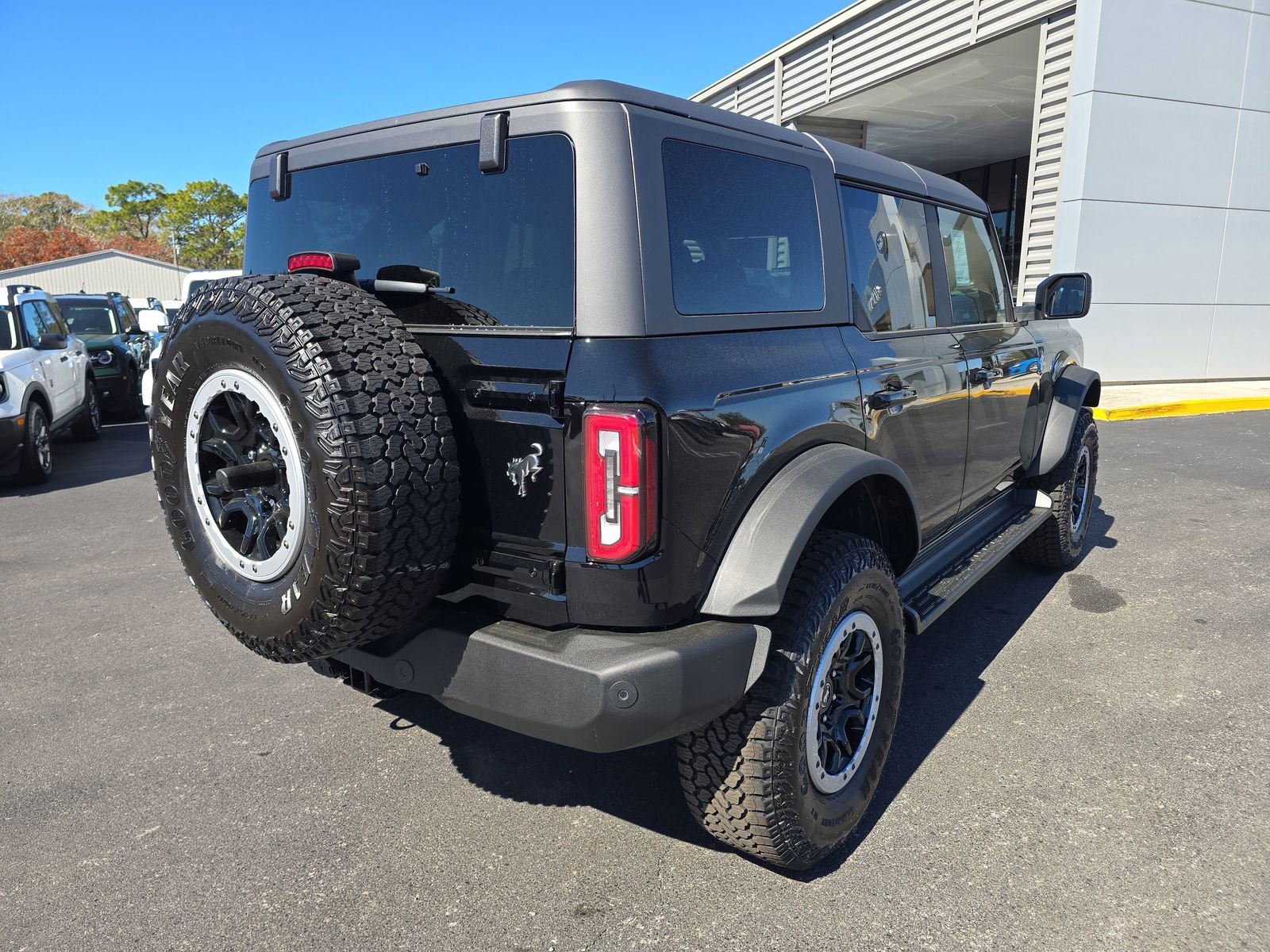 New 2025 Ford Bronco Outer Banks w/ Sasquatch Package image 4