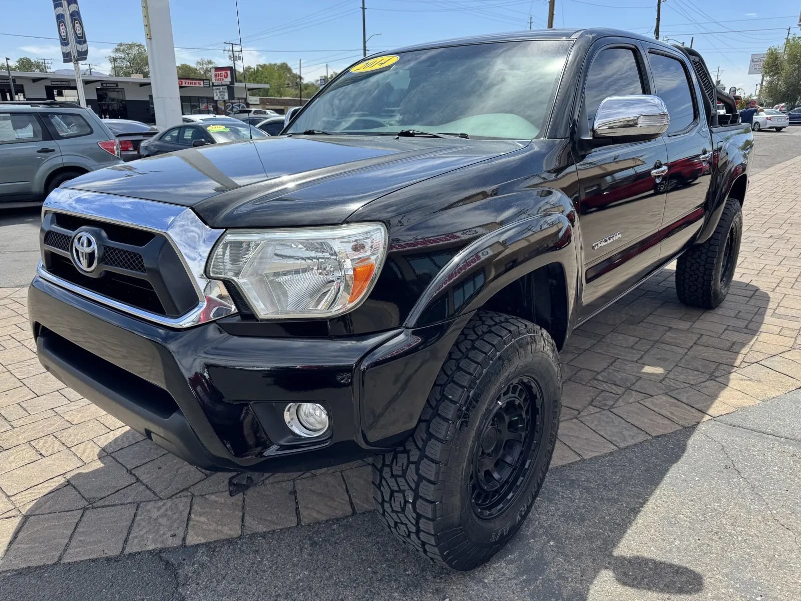 Used 2014 Toyota Tacoma 4x4 Double Cab w/ Limited Package image 6