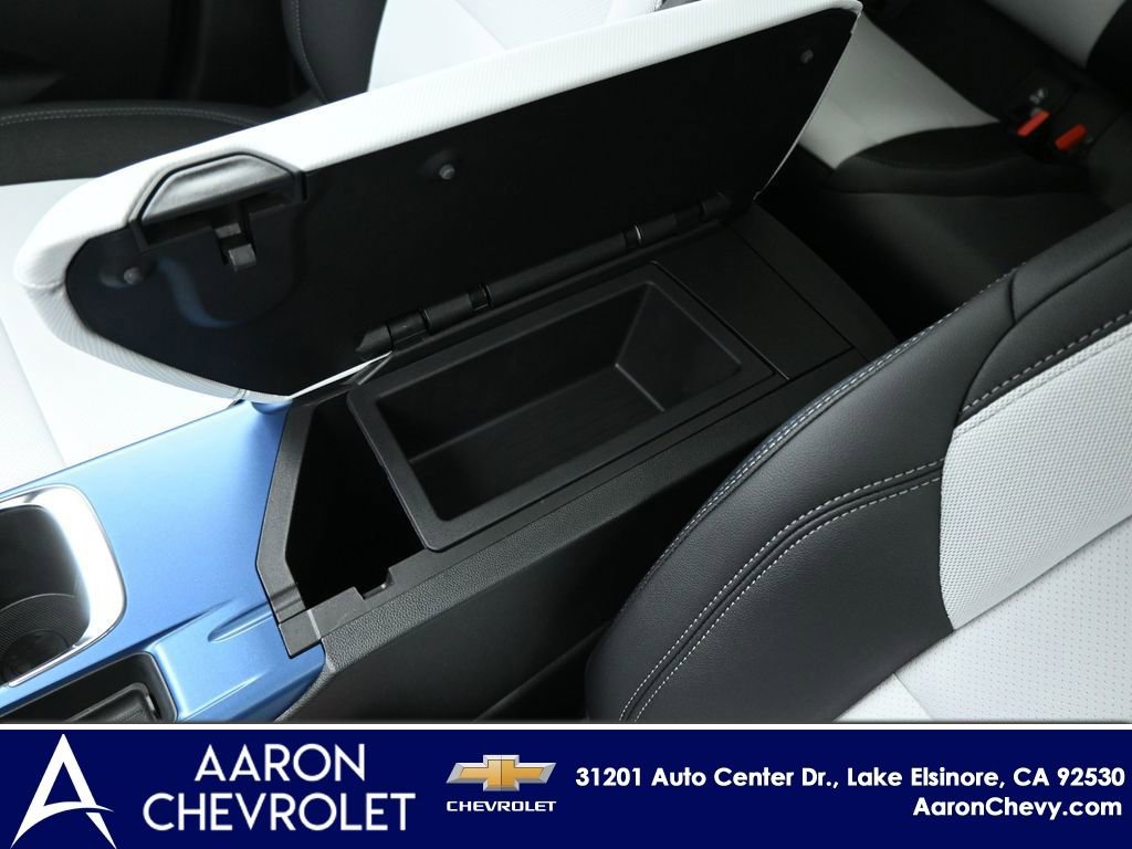 New 2026 Chevrolet Equinox EV LT w/ LPO, Blackout Package image 31