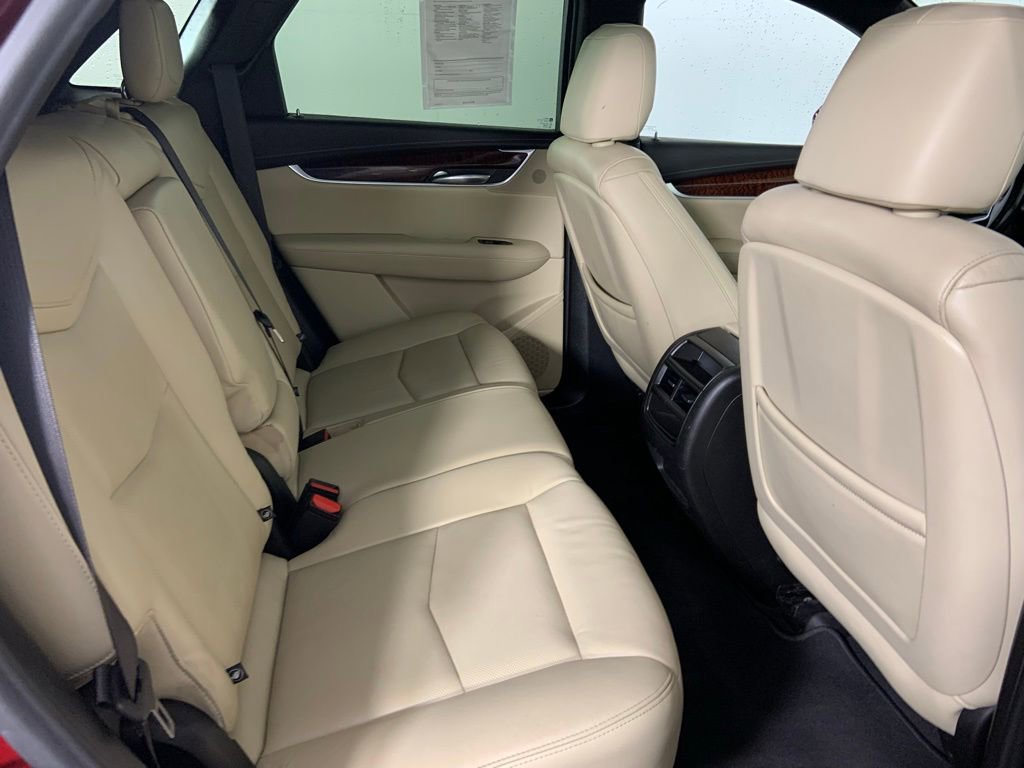 Used 2018 Cadillac XT5 Luxury w/ Driver Awareness Package FWD image 14