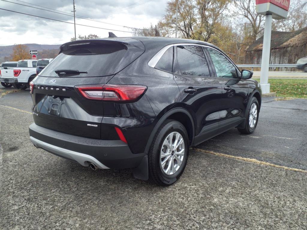 Used 2023 Ford Escape Active w/ Tech Pack #1 image 3