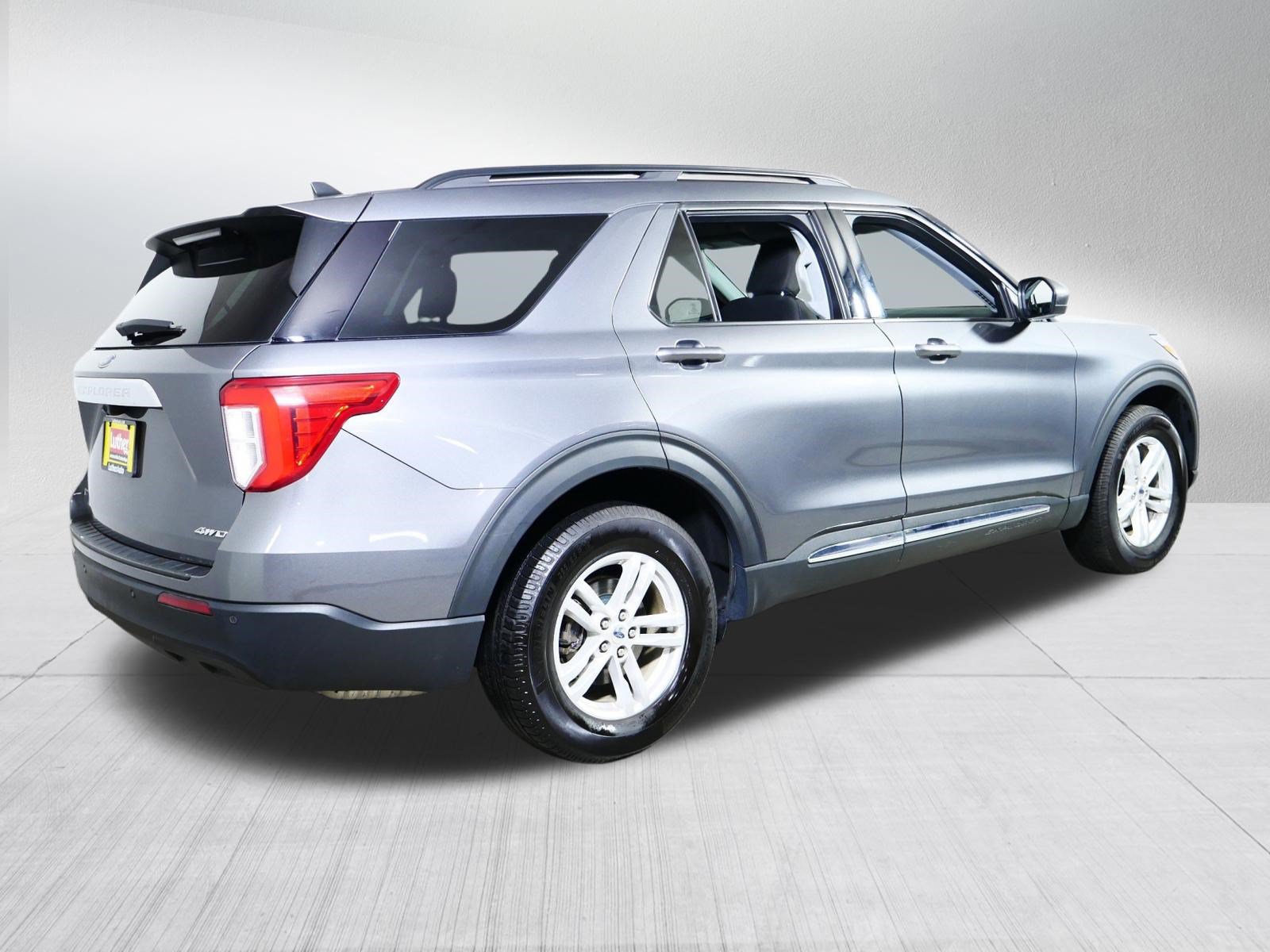 Used 2021 Ford Explorer XLT AWD/4WD image 7